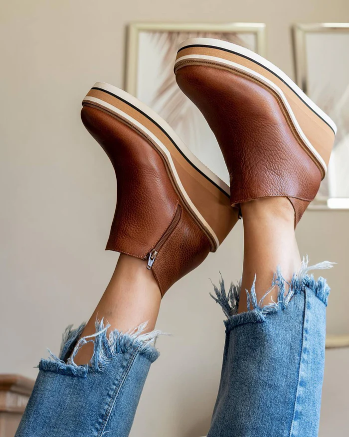 Ankle Boots Streamlined Shape with Zipper Closure