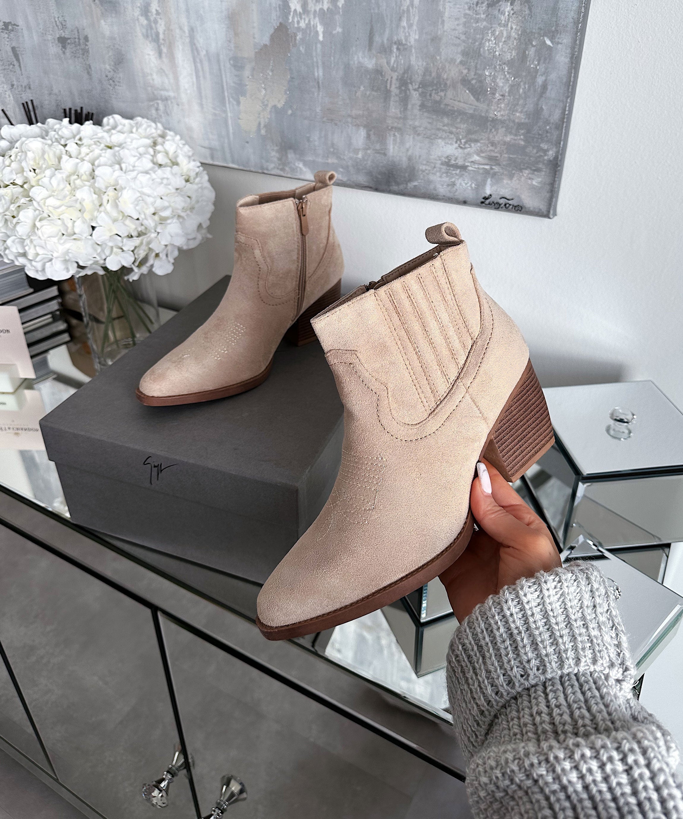 Ankle Boots Mid-Height Rounded Toe